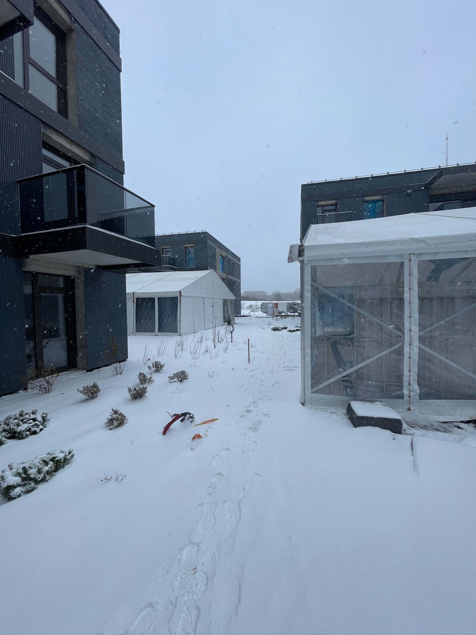 Žiemos renginio zona su šildytuvais