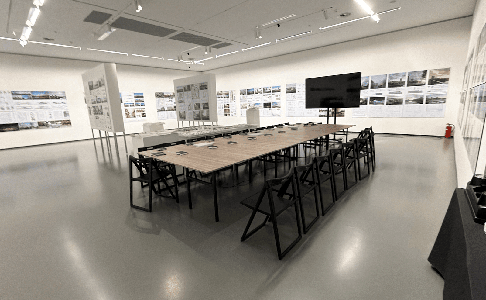 Didelis banketinis stalas