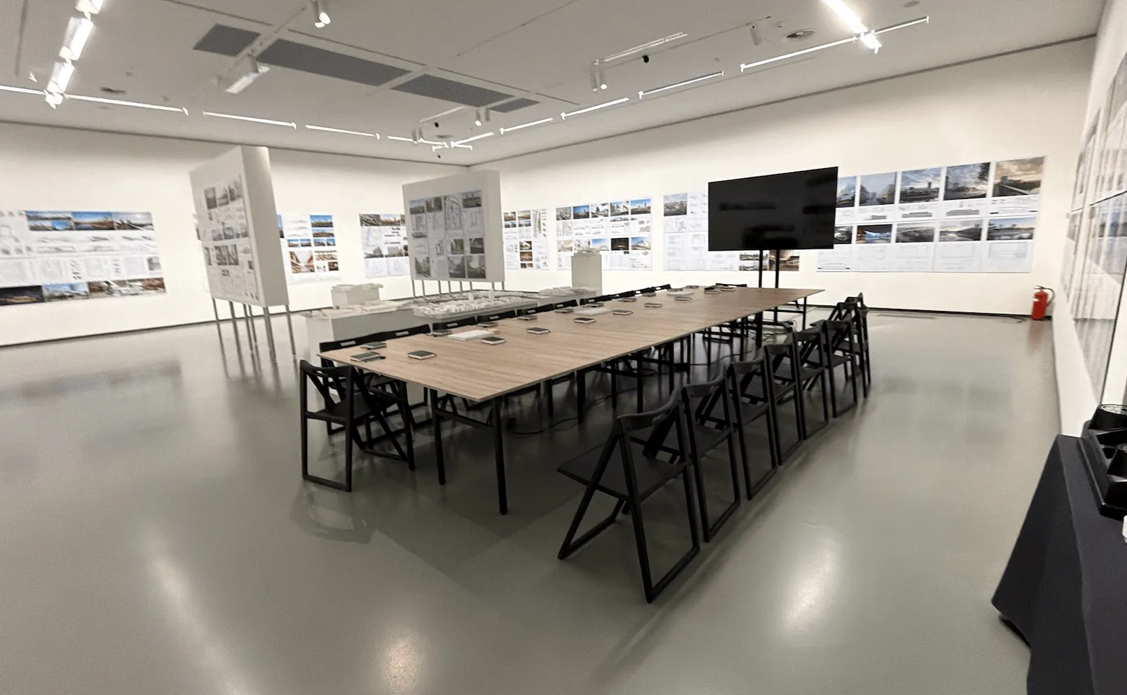 Didelis banketinis stalas